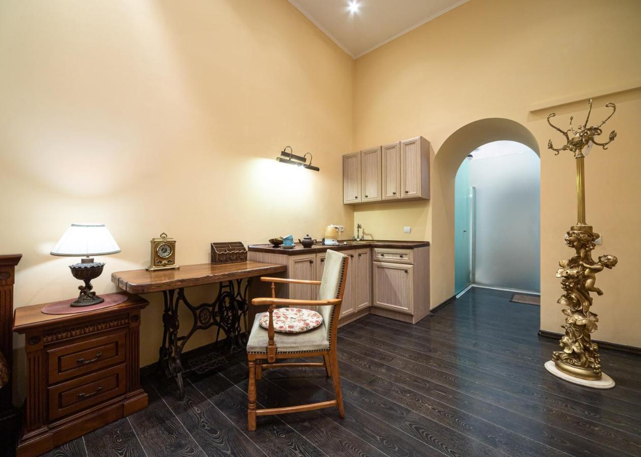 Bed & Breakfast In Downtown 리비프 외부 사진